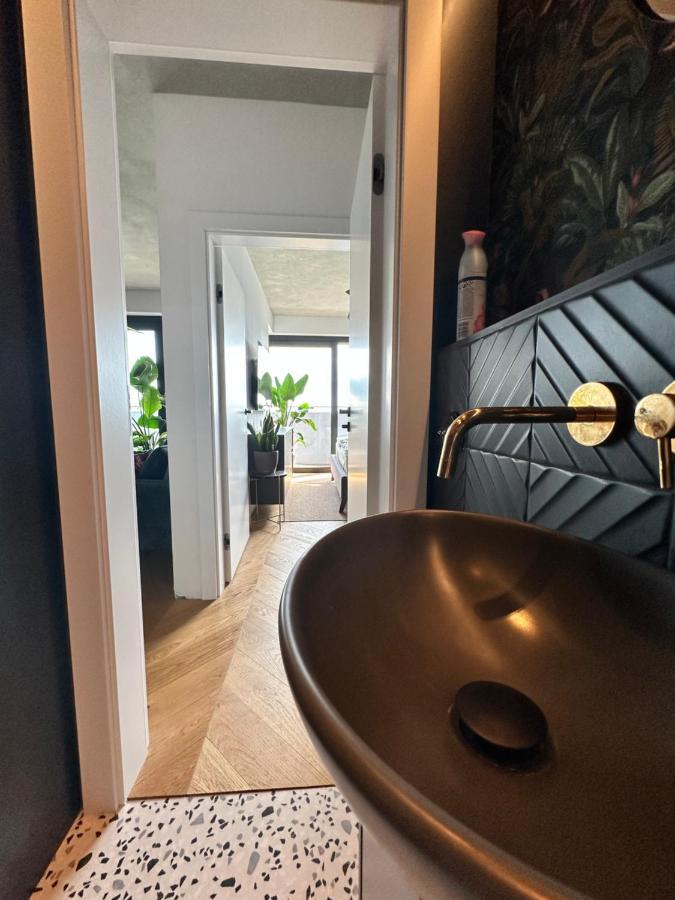 Skyline Elegance With Free Parking Apartment Bratislava Exterior foto