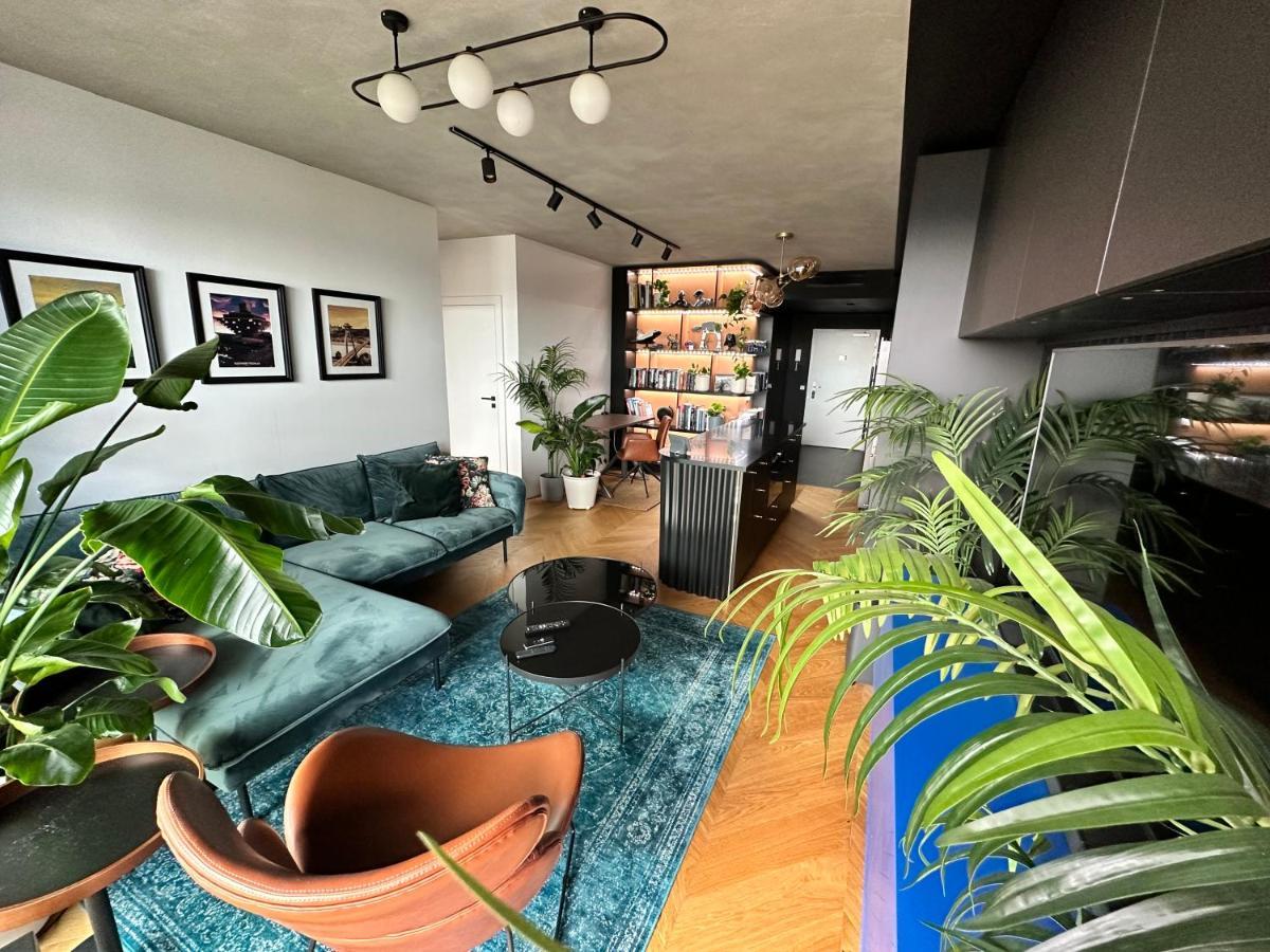 Skyline Elegance With Free Parking Apartment Bratislava Exterior foto